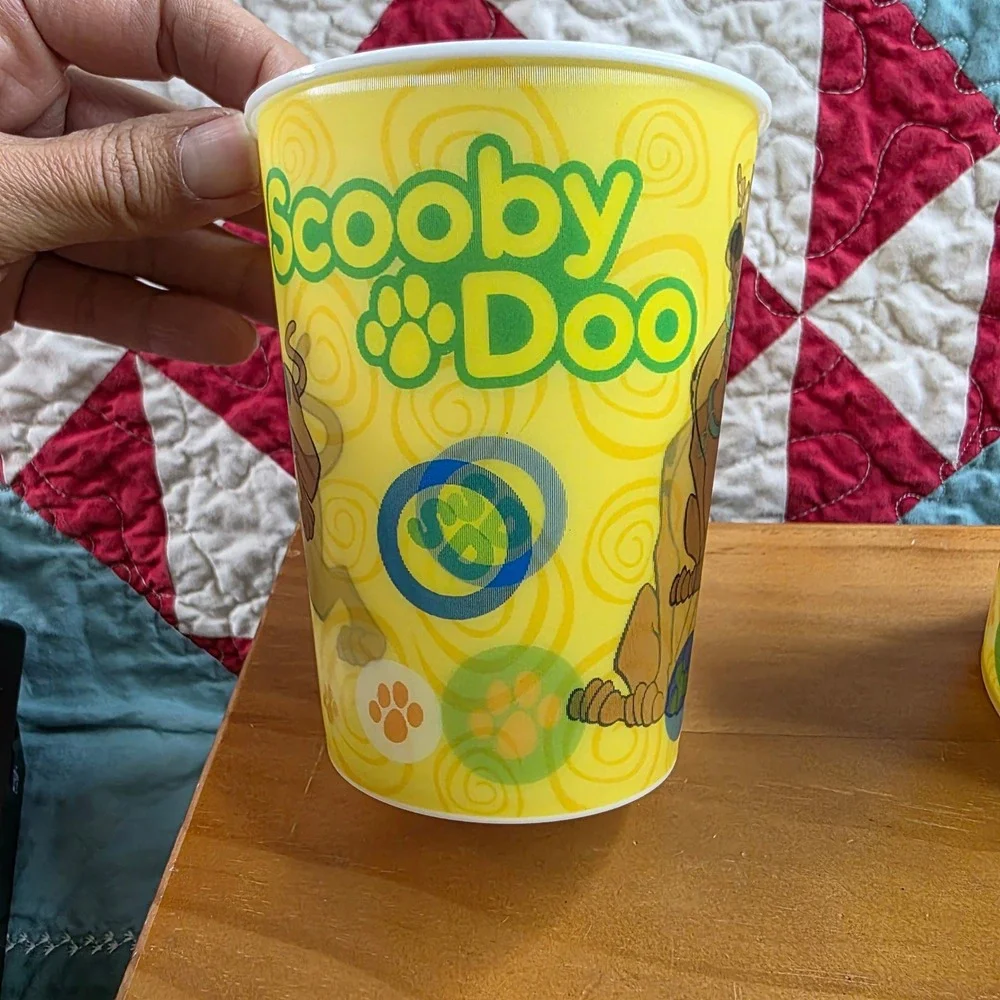 Scooby-Doo 4 Piece Plastic Hollographic Cups 2013 BPA Free Yellow Hanna-Barbera